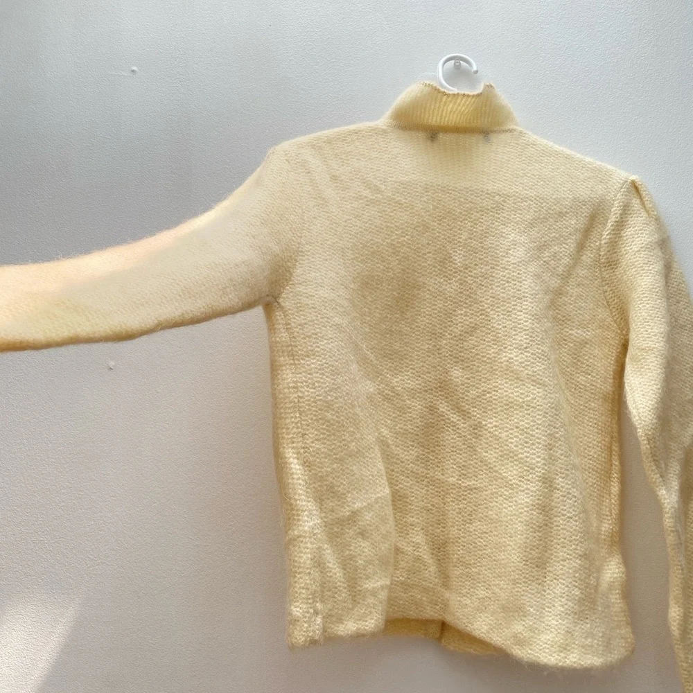 Vintage - Women's Cream Button Up Ruffle Collar Pure Wool Cardigan - Picture 9 of 11